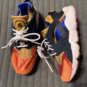 Nike Women’s Air Huarache size 8